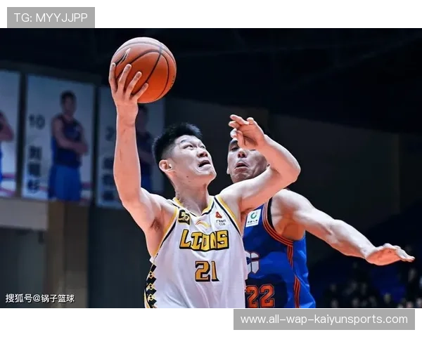 CBA胡金秋篮下终结训练更强硬，展现篮球硬汉风范