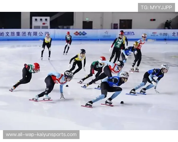 国际短道速滑巡回赛在学校开展少儿冰雪推广课